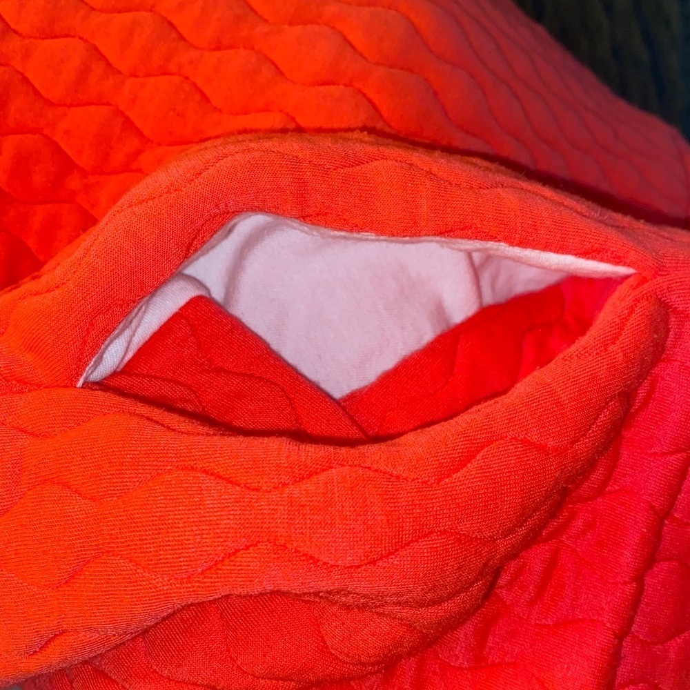 GAP fit Vibrant Jacquard Neon Coral Quilted Hoodie - Picture 12 of 12